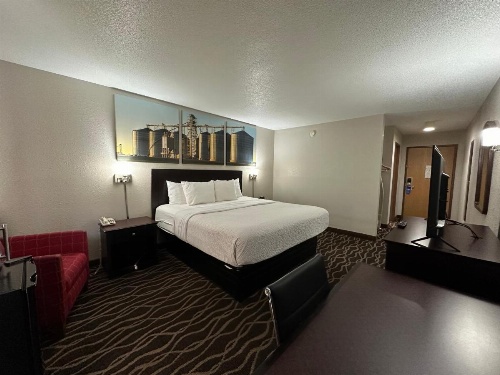 Days Inn & Suites by Wyndham Casey image 19