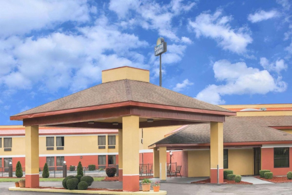 Days Inn & Suites by Wyndham Casey Image 26