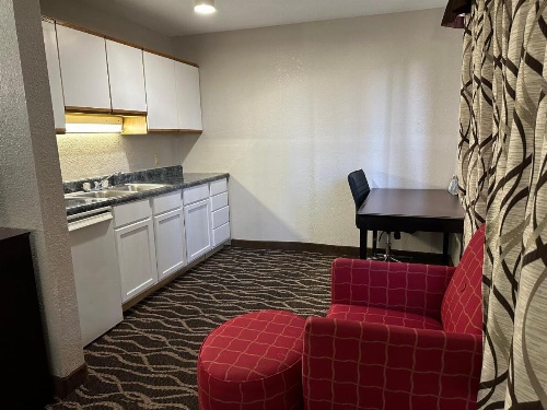 Days Inn & Suites by Wyndham Casey image 6